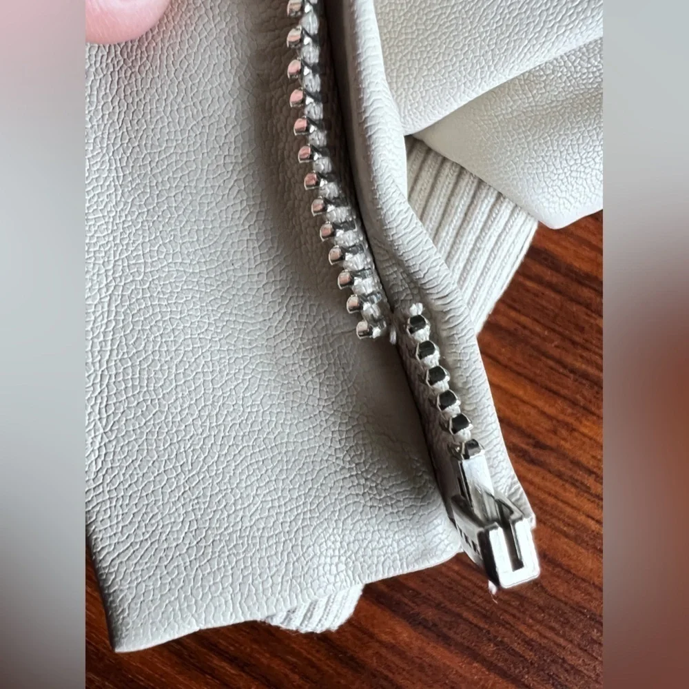 Saunders Collective Faux Leather Cream Puffer Jacket size medium - Picture 14 of 16